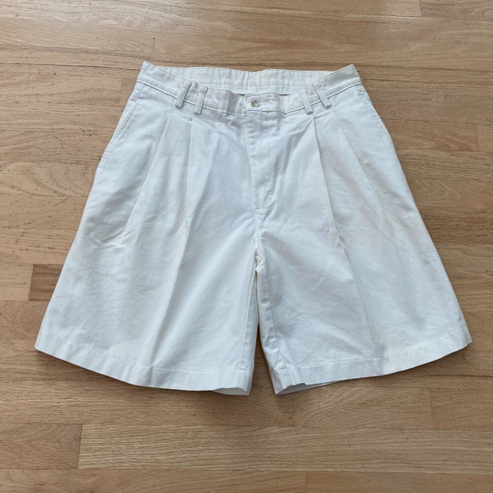 Eddie Bauer Men's Golf Pleated Shorts, White, Waist 33, Good Condition